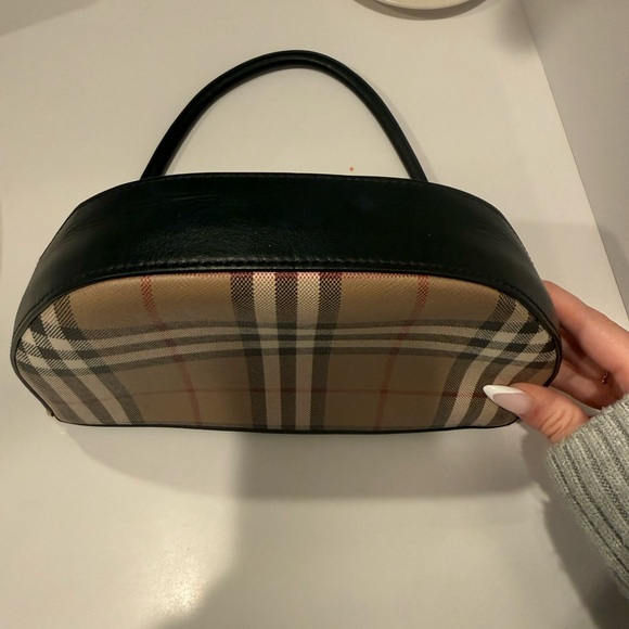 Burberry Olympia Pouch in Heritage Check - Picture 3 of 8